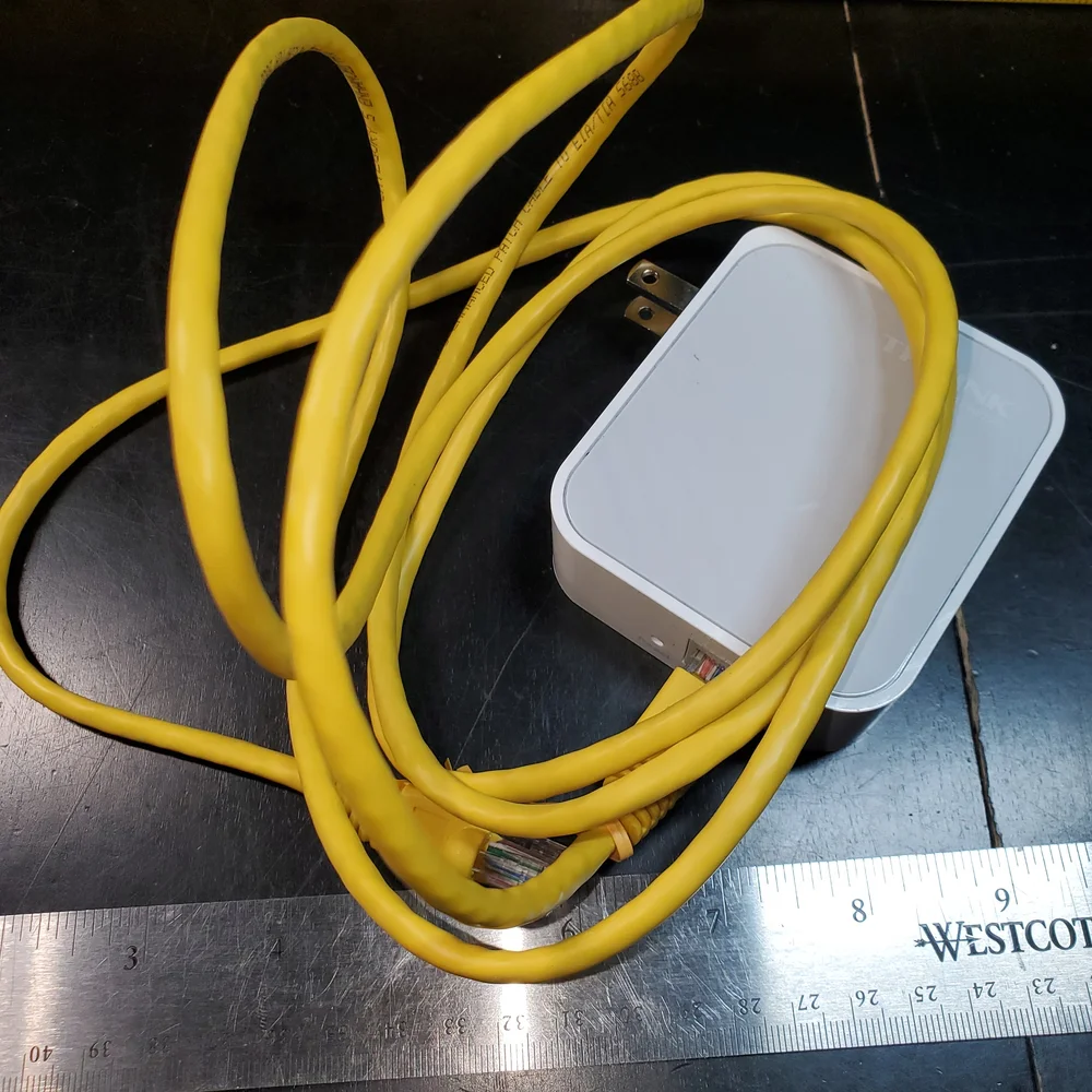 TP-Link White Compact Router - Picture 9 of 9